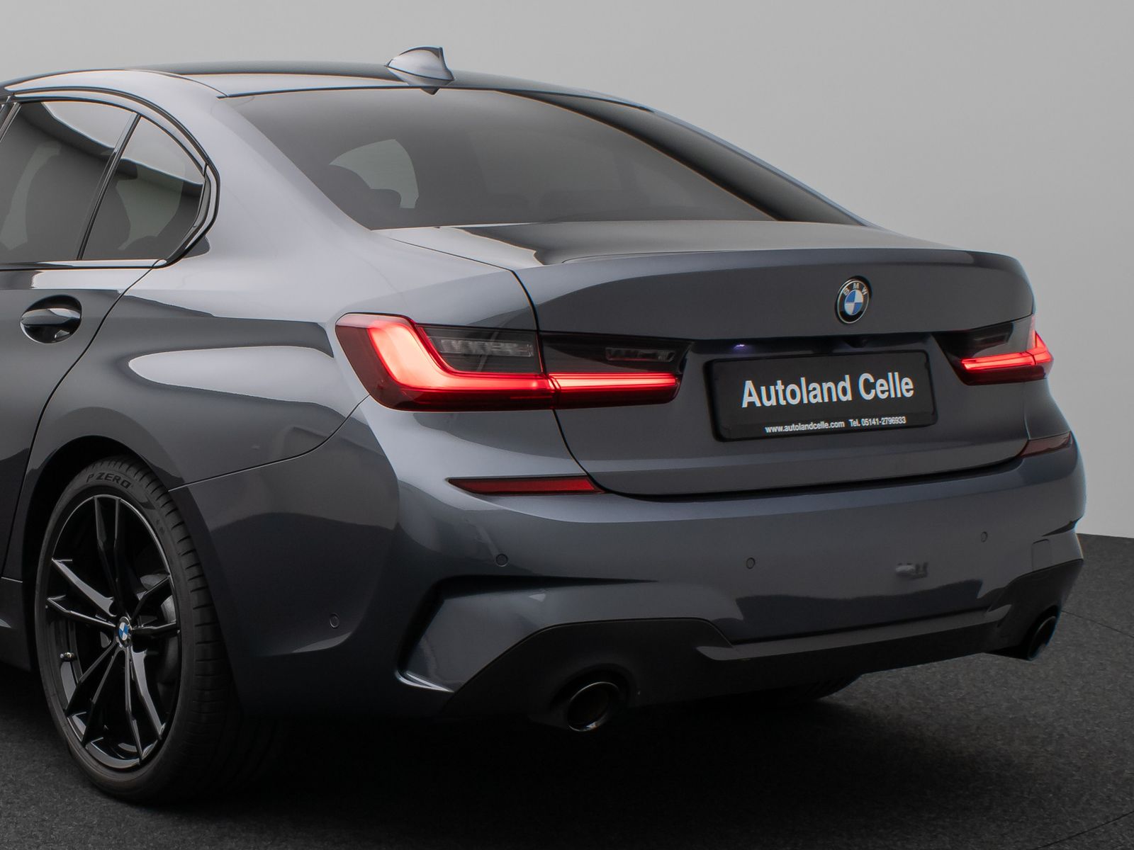Fahrzeugabbildung BMW 330i xD M Sport Kamera Laser HUD DAB Komfort 19"