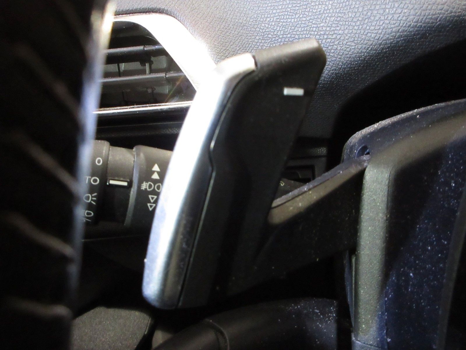 Fahrzeugabbildung Peugeot 5008 Active 1.2T NAVI/PDC/LED/AHK/TEMPO