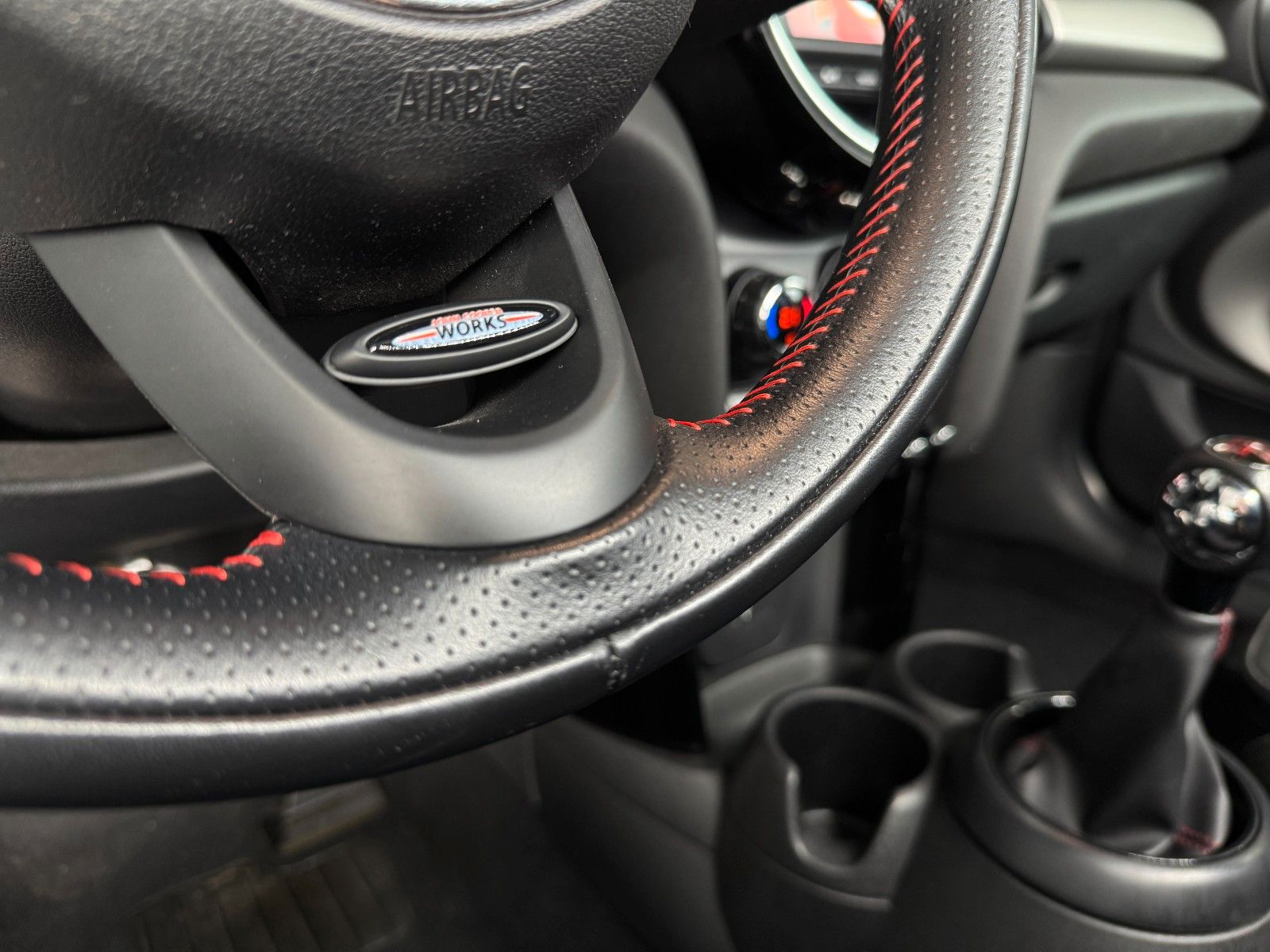 Fahrzeugabbildung MINI Cooper D 5-trg. "LED Navigation PDC Sportsitze"