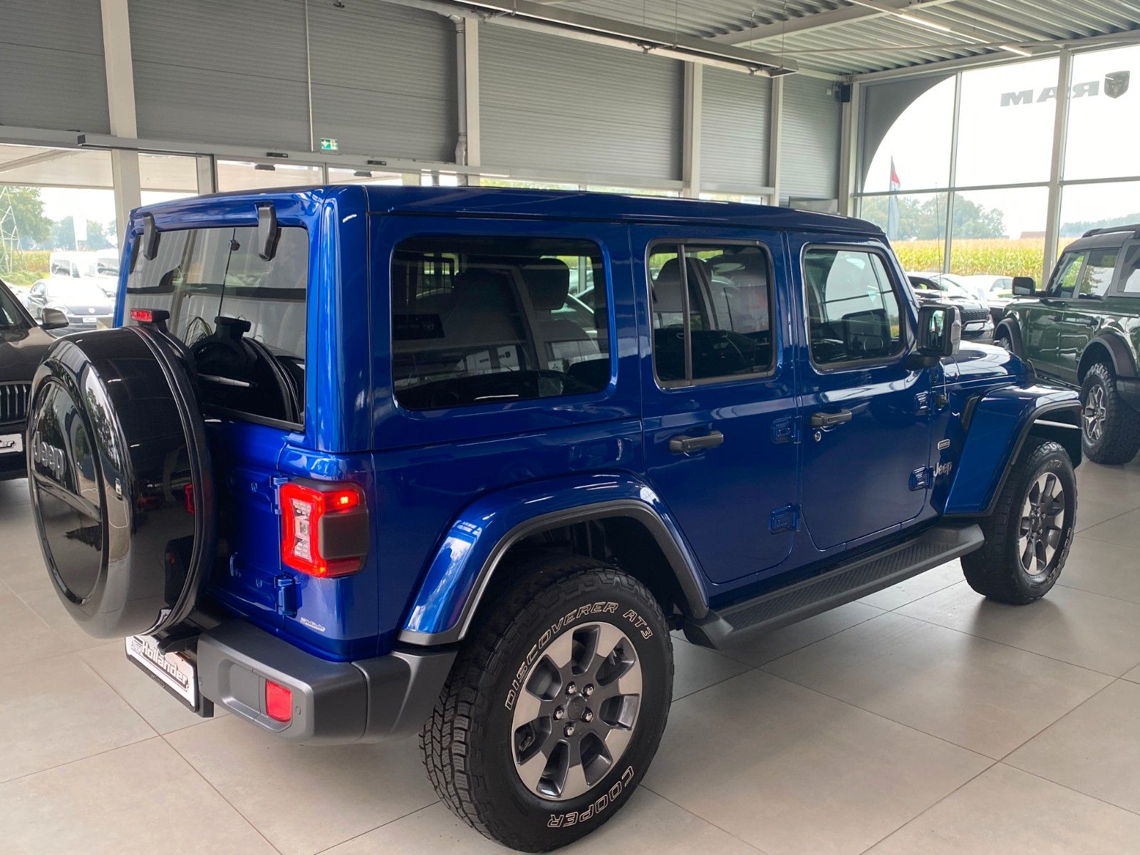 Fahrzeugabbildung Jeep Wrangler Unlimited 2.0 T-GDI Sahara Overland Sky