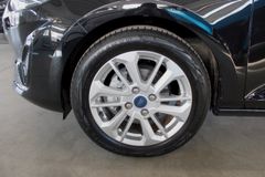 Fahrzeugabbildung Ford Fiesta 1,0 EcoBoost Hybrid Titanium LED + Winter