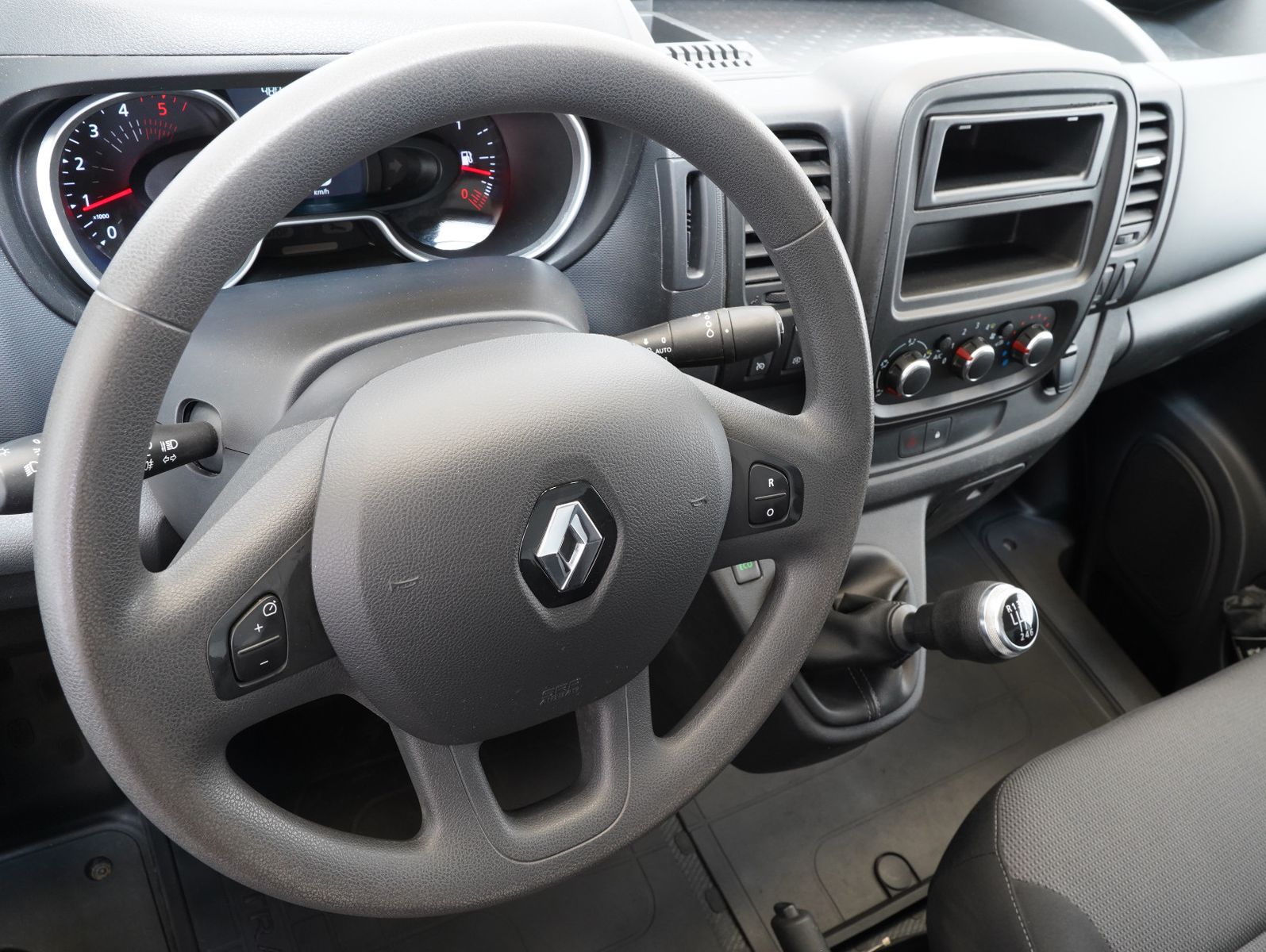 Fahrzeugabbildung Renault Trafic Kasten ENERGY dCi 145 L2H1 3,0t REGAL/AHK