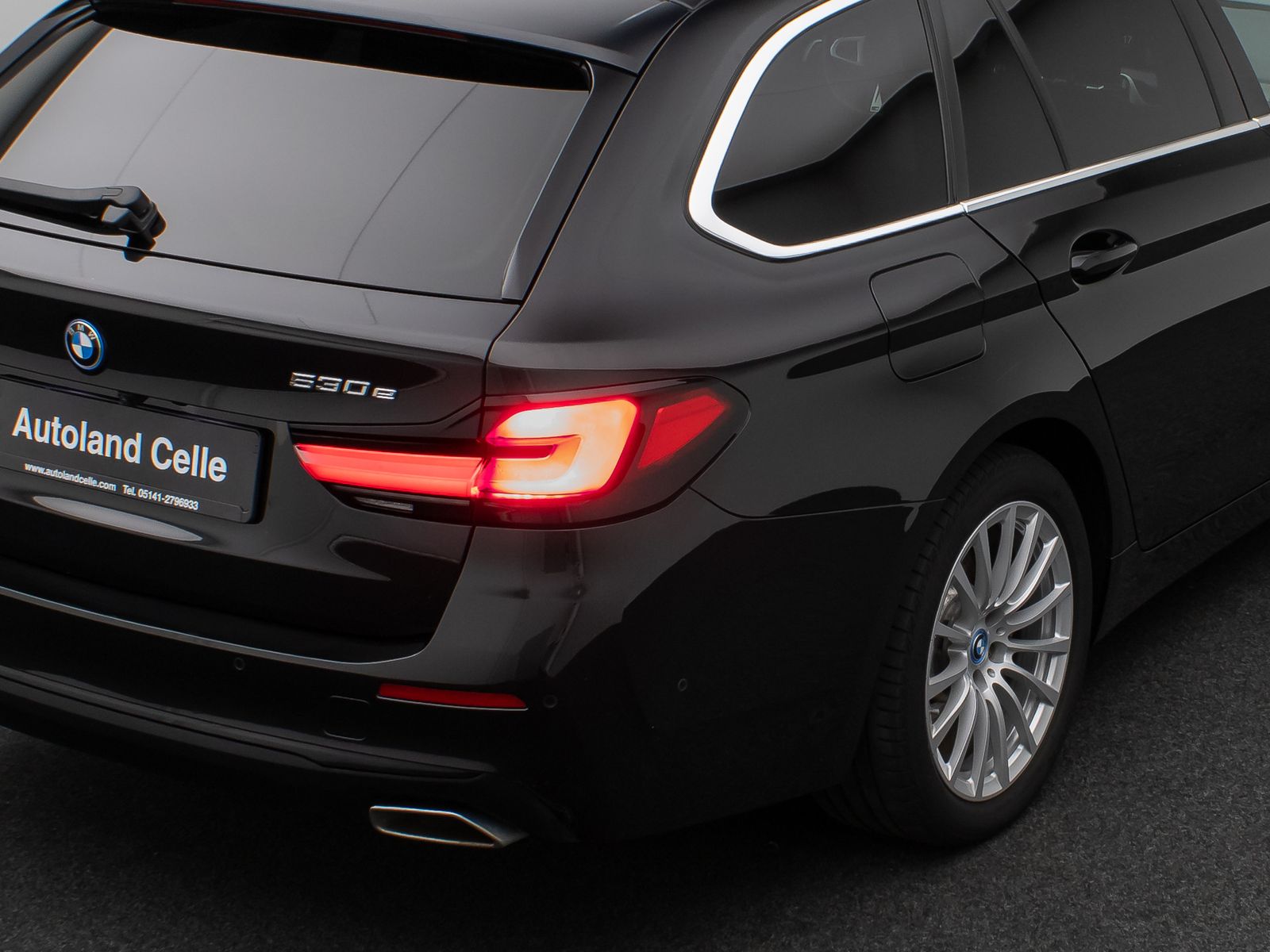 Fahrzeugabbildung BMW 530e xD Kamera Komfort DisplKey Alarm