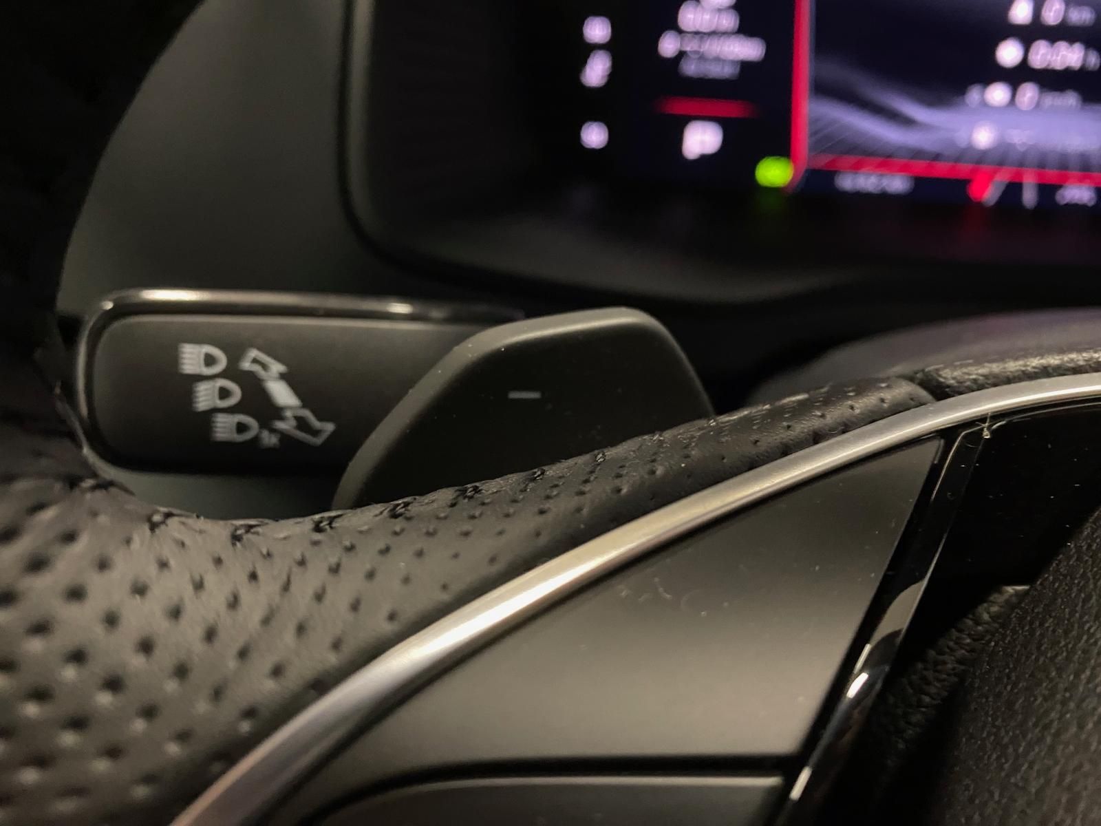 Fahrzeugabbildung SKODA Karoq 1.5 TSI SPORTLINE+5J GA+MATRIX+ACC+360+AHK