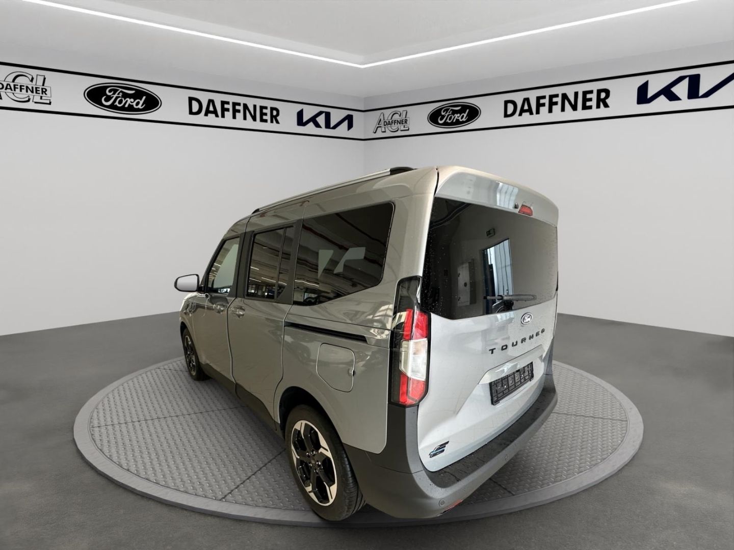 Fahrzeugabbildung Ford Tourneo Courier BEV Titanium Navi ACC Klimaautom
