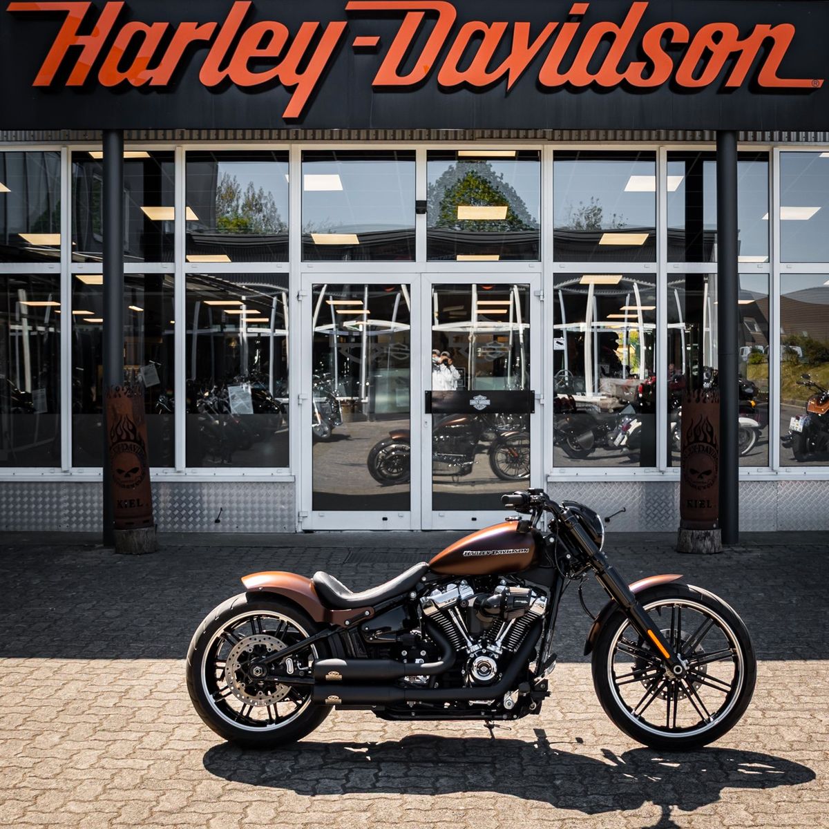 Fahrzeugabbildung Harley-Davidson BREAKOUT FXBR - Jekill & Hyde - Screaming Eagle