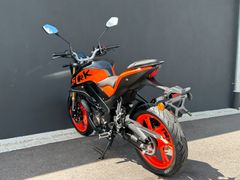 QJ MOTOR SRK 125 S Pro ABS + USB + LED + 15 PS