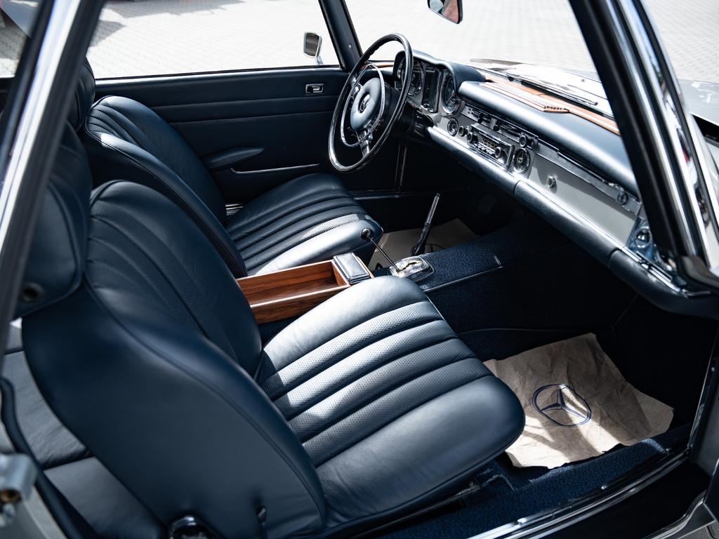 Mercedes-Benz SL 280