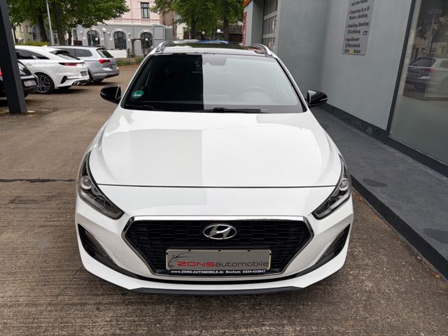 Fahrzeugabbildung Hyundai i30 cw Passion Automatik+CarPlay+Panorama+Navi+