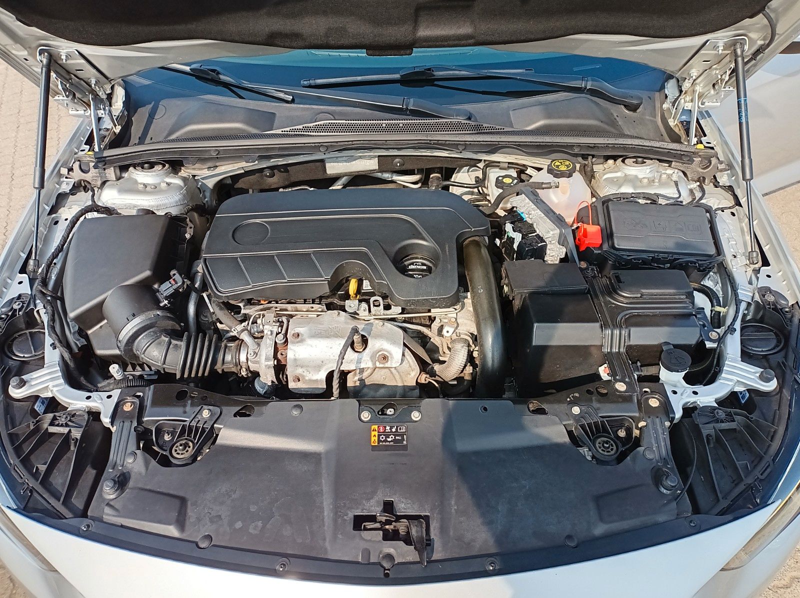 Fahrzeugabbildung Opel INSIGNIA B+SPORTSTOURER+BUSINESS+KAMERA+AHK+SH++