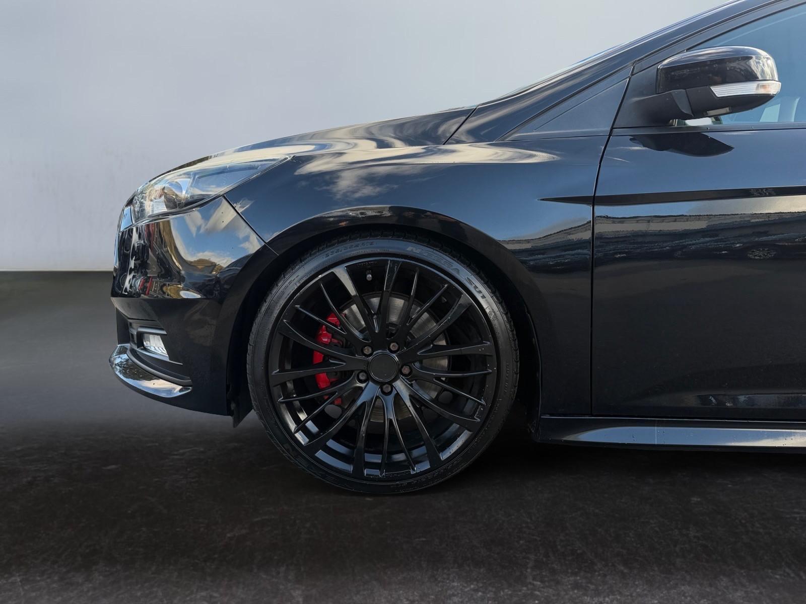 Ford Focus 2015 — photo 9
