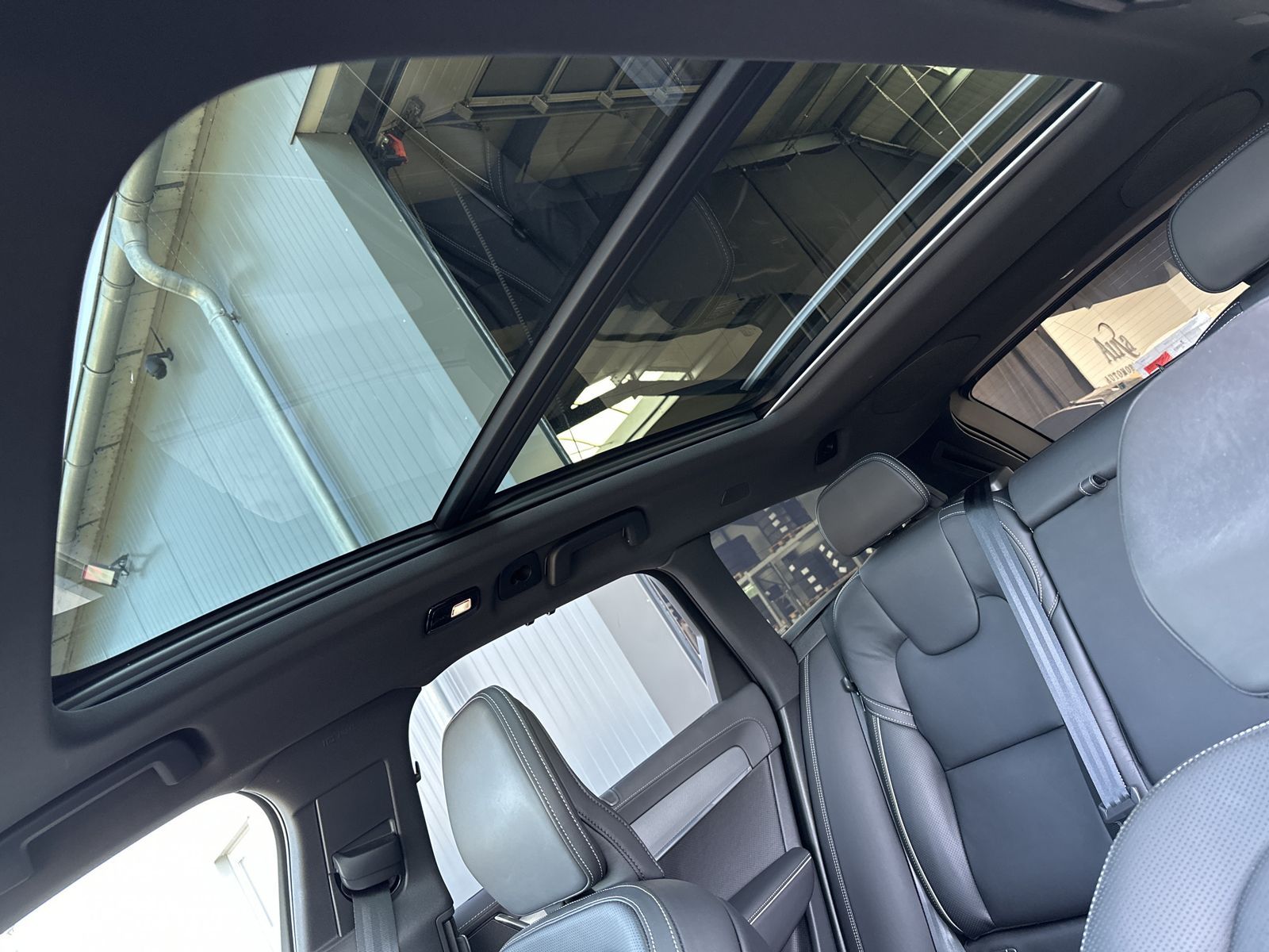 Fahrzeugabbildung Volvo V90 T6 AWD Plus Dark NAV+LED+AHK+ACC+360°+PANORA