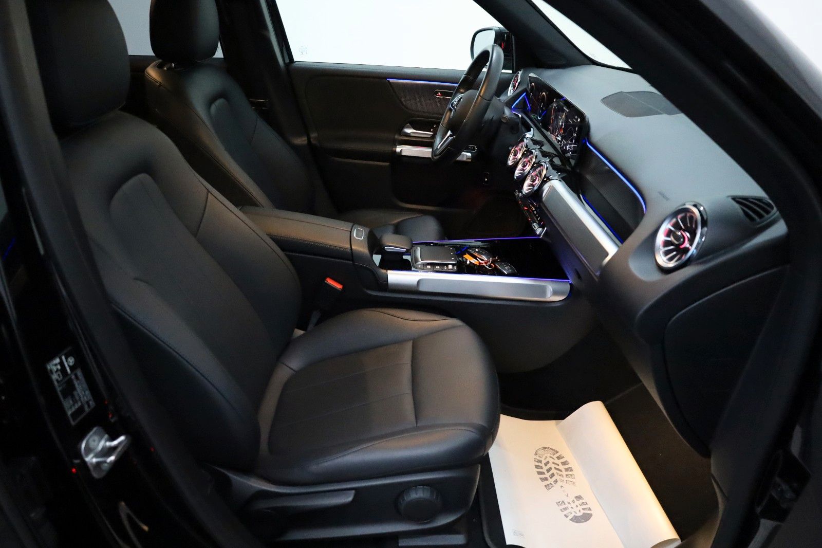 Fahrzeugabbildung Mercedes-Benz EQB 250 Progressive,Leder,Navi,LED,SH,Kamera +WR