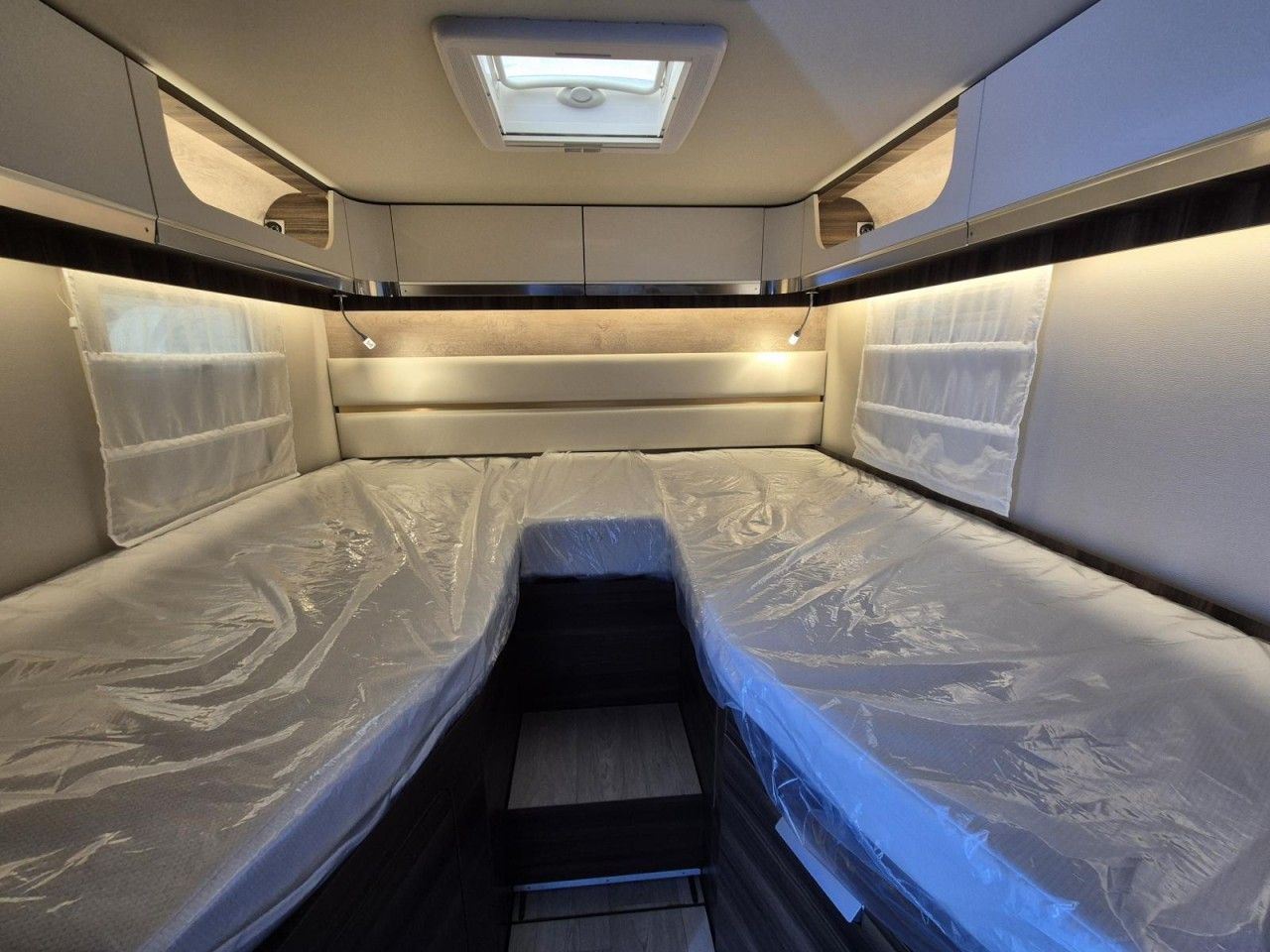 Fahrzeugabbildung Laika ECOVIP L 4009 DS Heavy Klima Radträger Face2Face