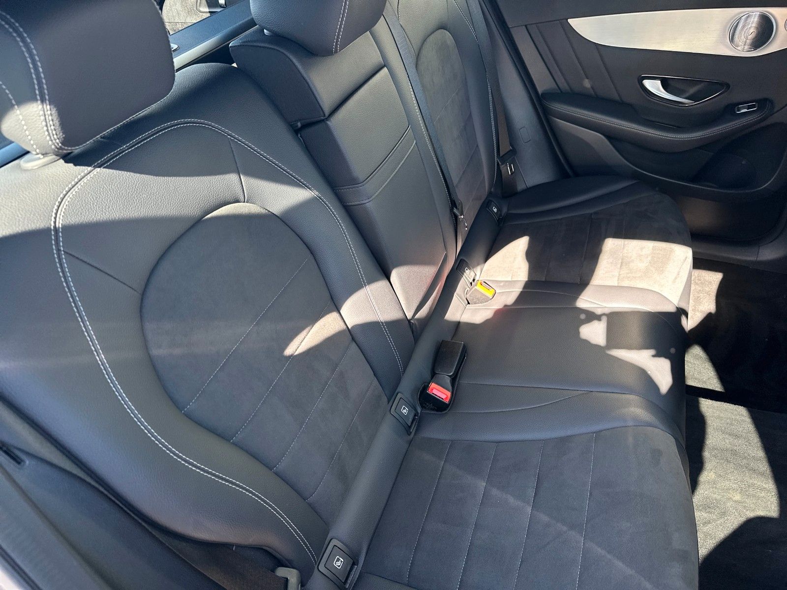 Fahrzeugabbildung Mercedes-Benz GLC 250 4MATIC Autom., ABSTANDSTEMPOMAT, PANORAM
