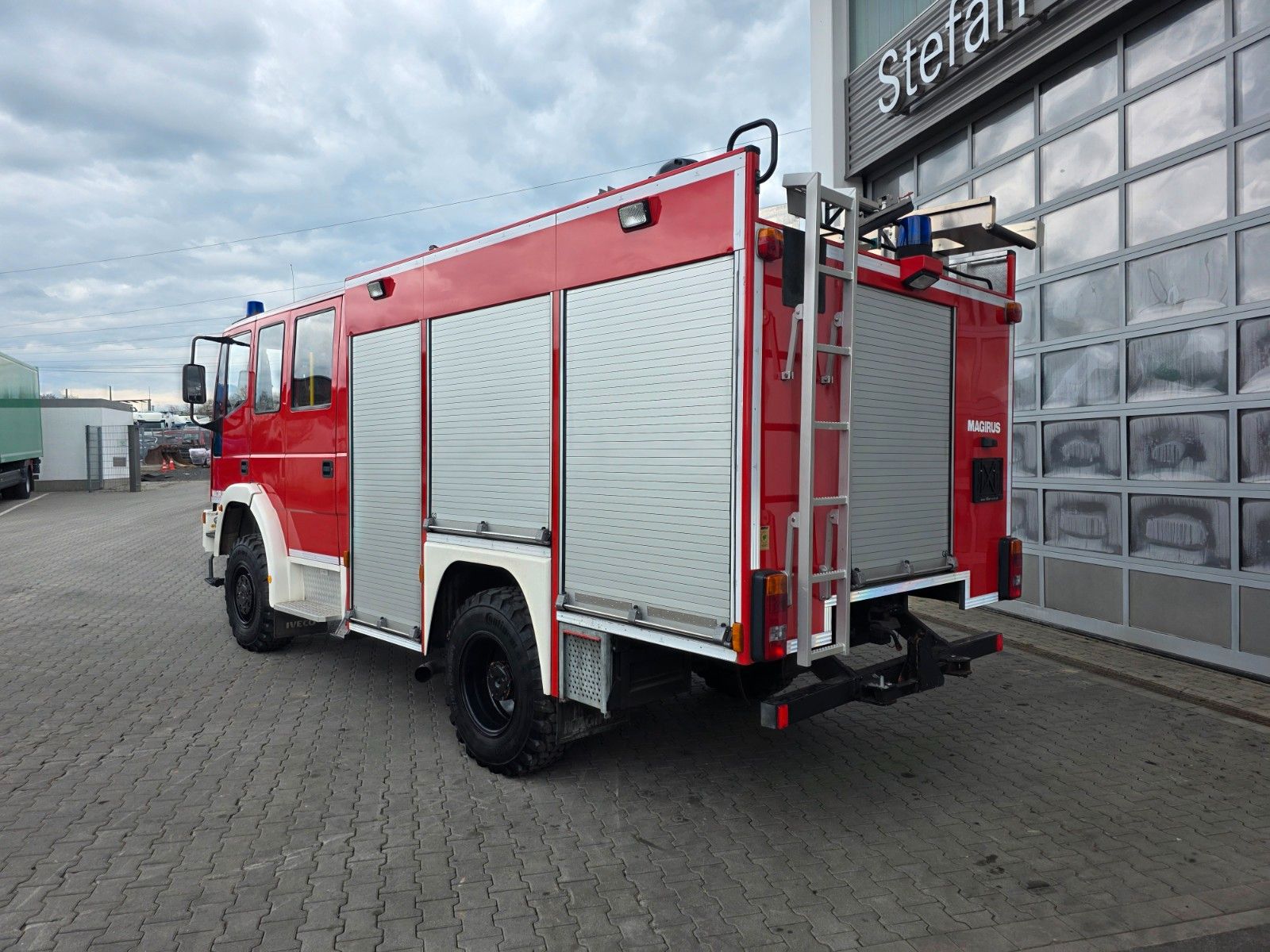 Fahrzeugabbildung Iveco EuroFire Tector FF100EW21 4x4 LF8 Löschfahrzeug