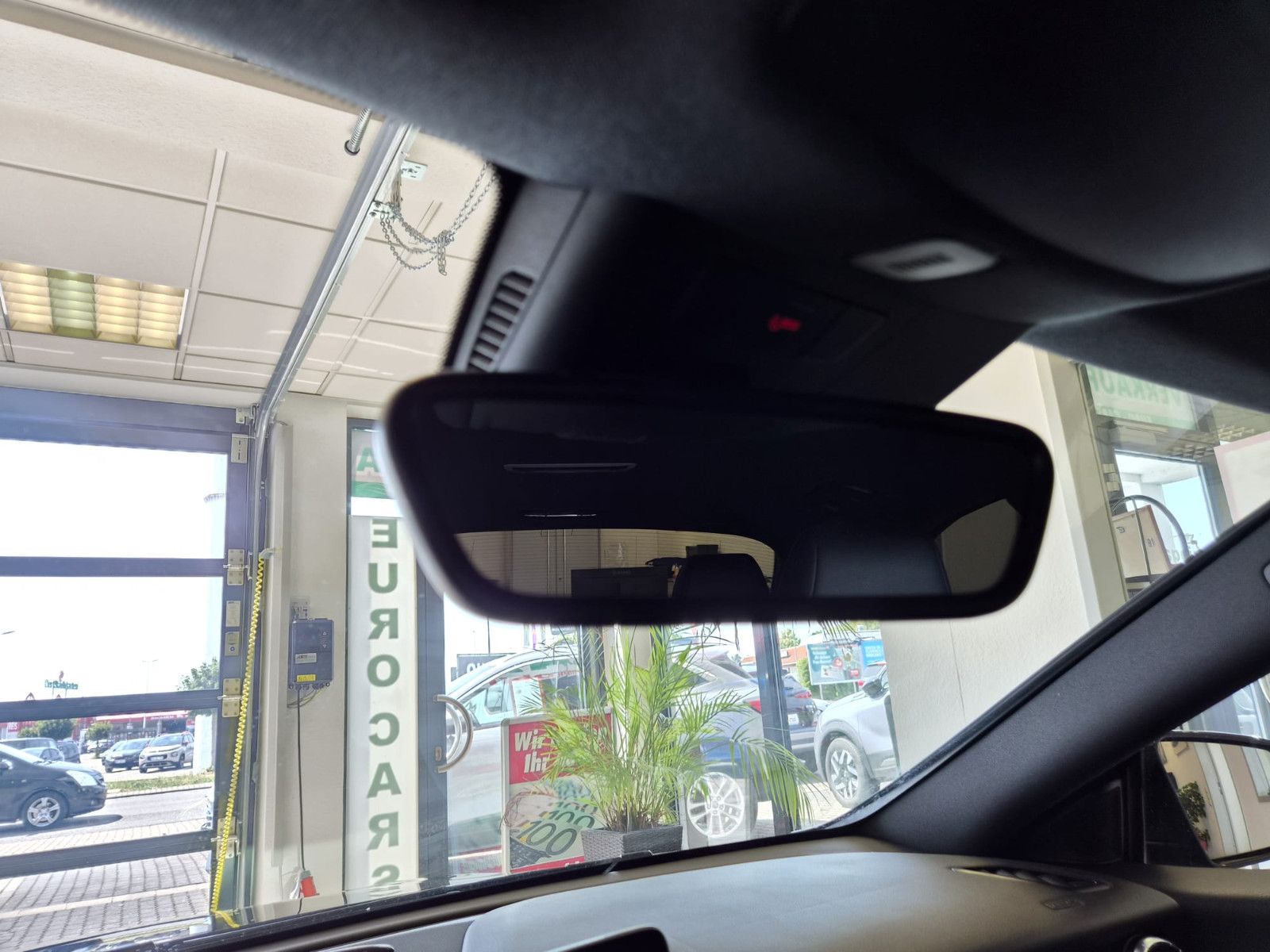 Fahrzeugabbildung Mercedes-Benz CLA 200 / Automatik / LED / AMG / GEPFLEGT