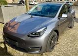Tesla Model Y Long Range Dual Motor AWD - silberne Tesla Model Y
