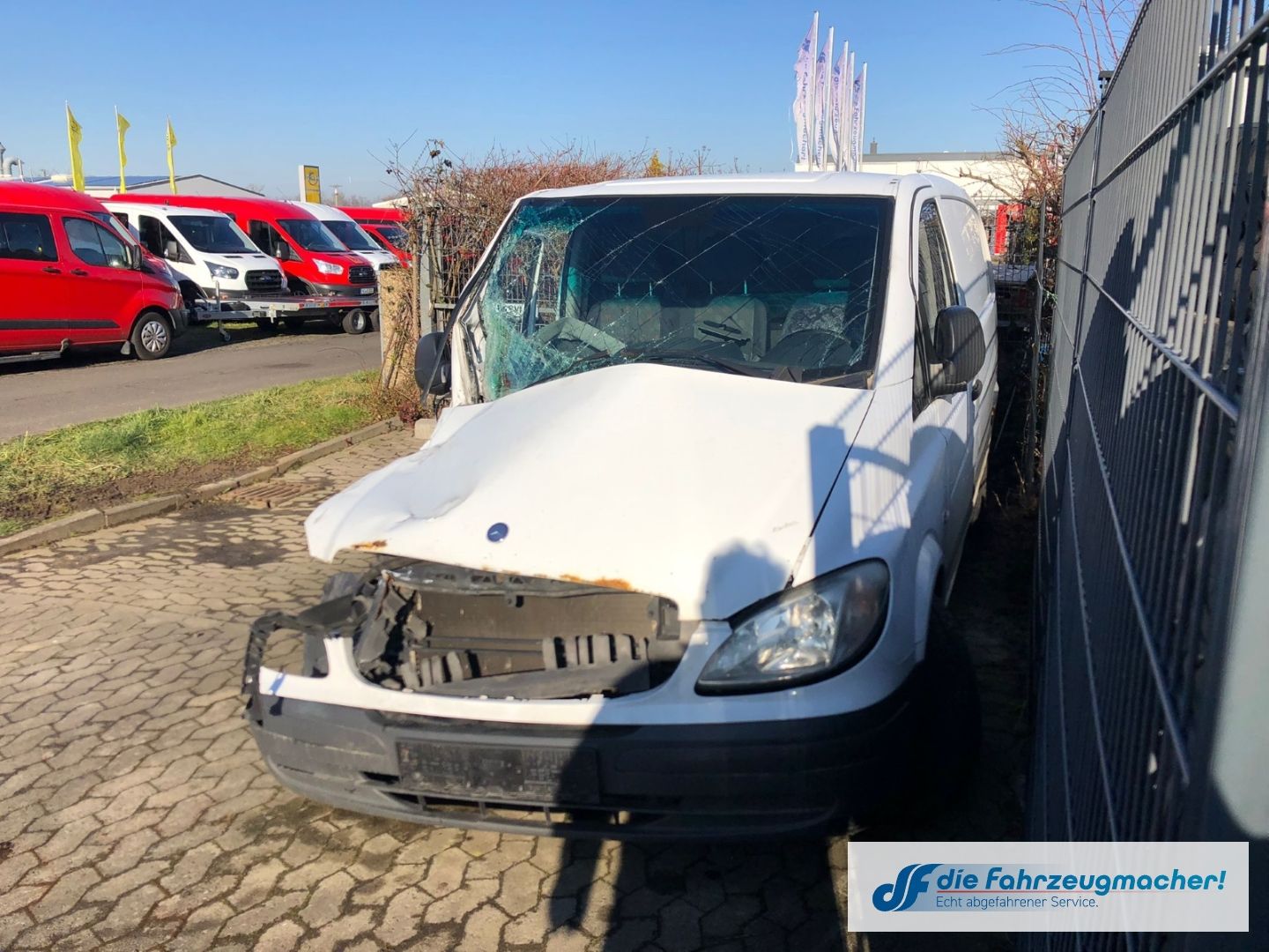 Fahrzeugabbildung Mercedes-Benz Vito Kasten 111 CDI lang DPF TOTALSCHADEN