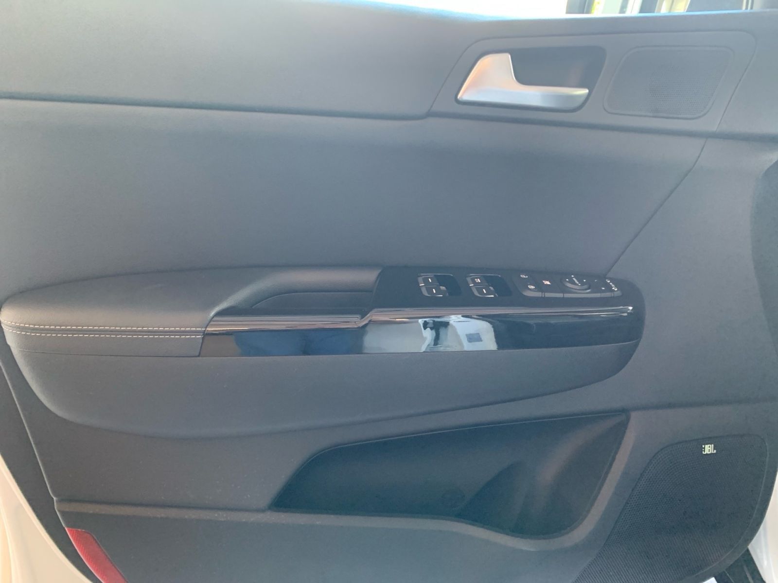 Fahrzeugabbildung Kia Sportage 1.6 T-GDI 7-DCT Black Edition Pan.Dach