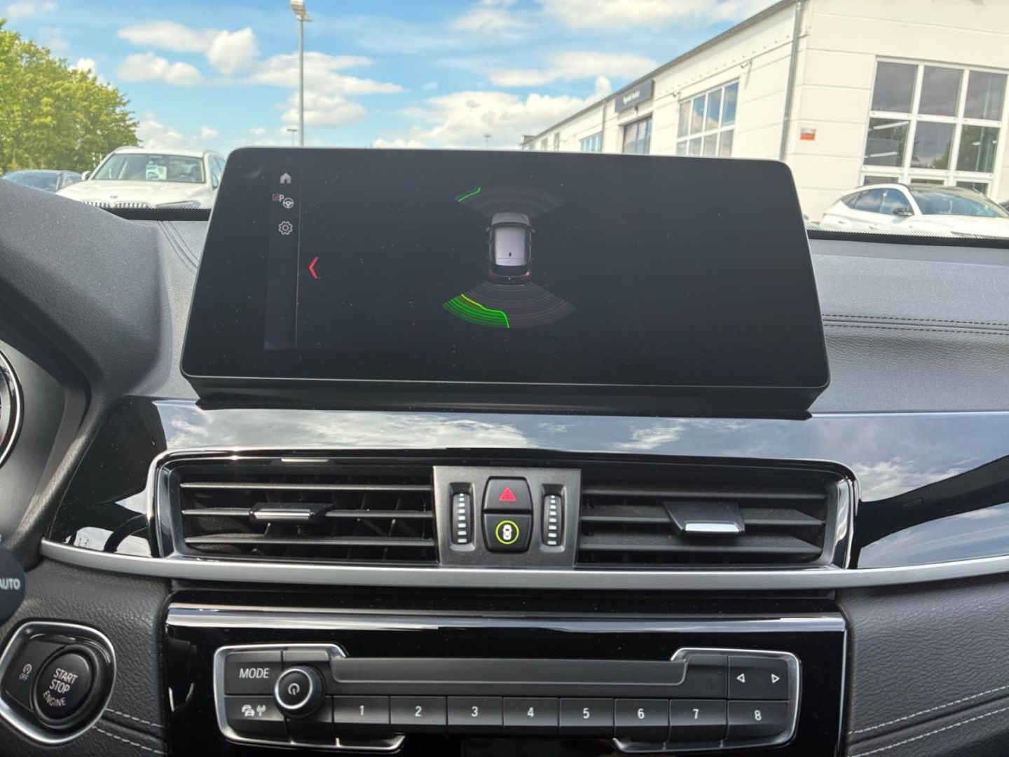 BMW X1 sDrive18d AUTOMATIK M SPORT HUD LED SHZ AHK N foto 16