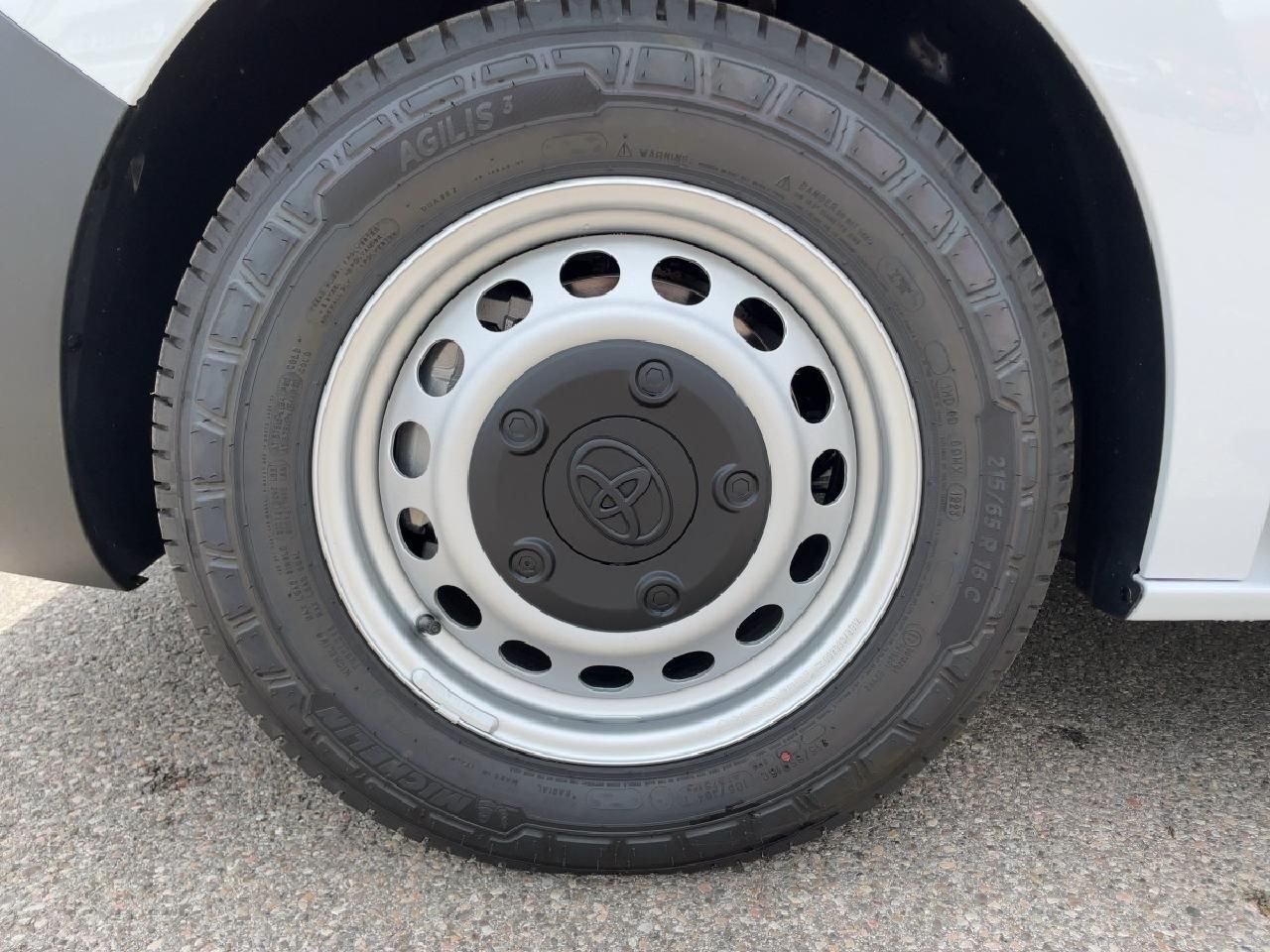 Fahrzeugabbildung Toyota Proace Kasten EV 75kWh L1Comfort + Navi