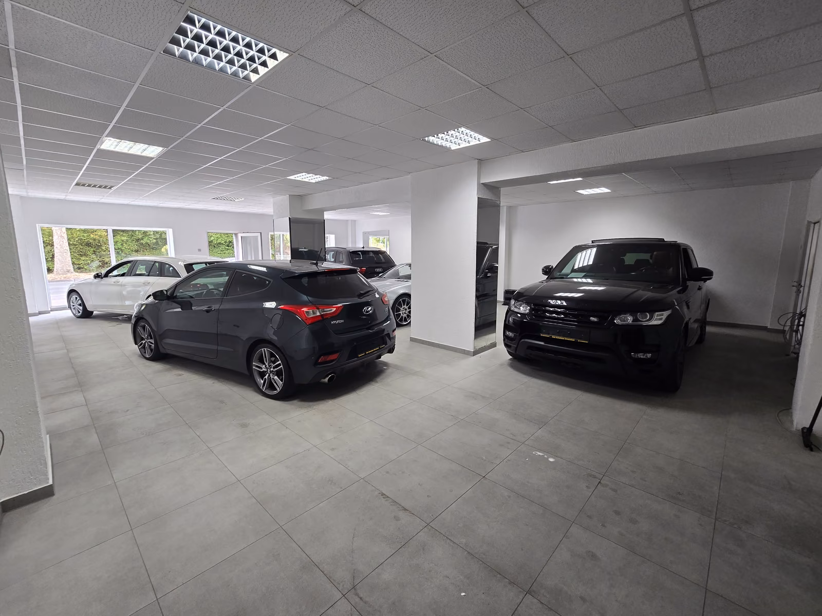 showroom-image-main