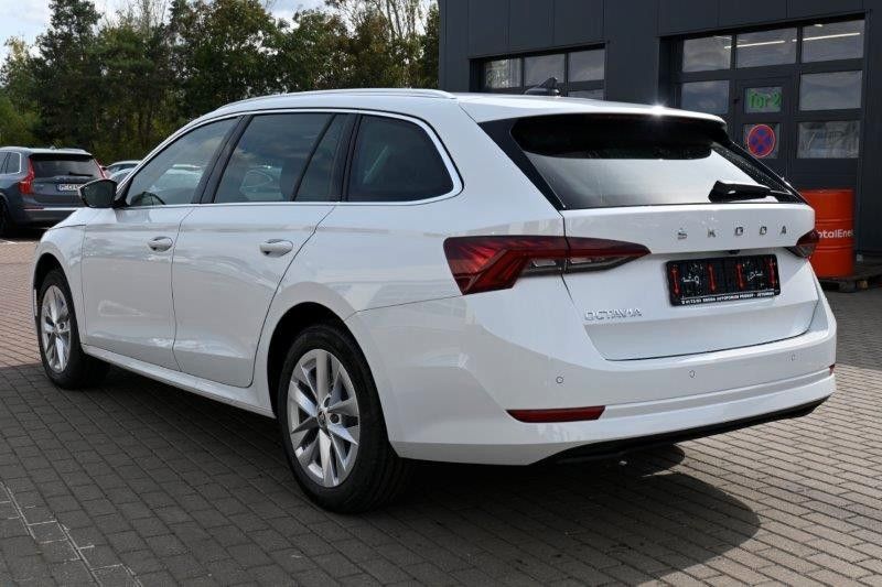 Fahrzeugabbildung SKODA Octavia Combi 2.0 TDI DSG Selection Plus AHK*NAV