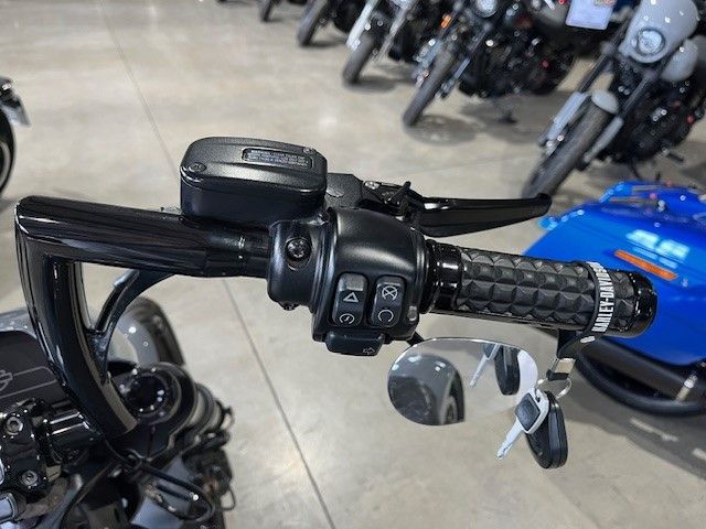 Fahrzeugabbildung Harley-Davidson FXDRS 114cui Custom Umbau