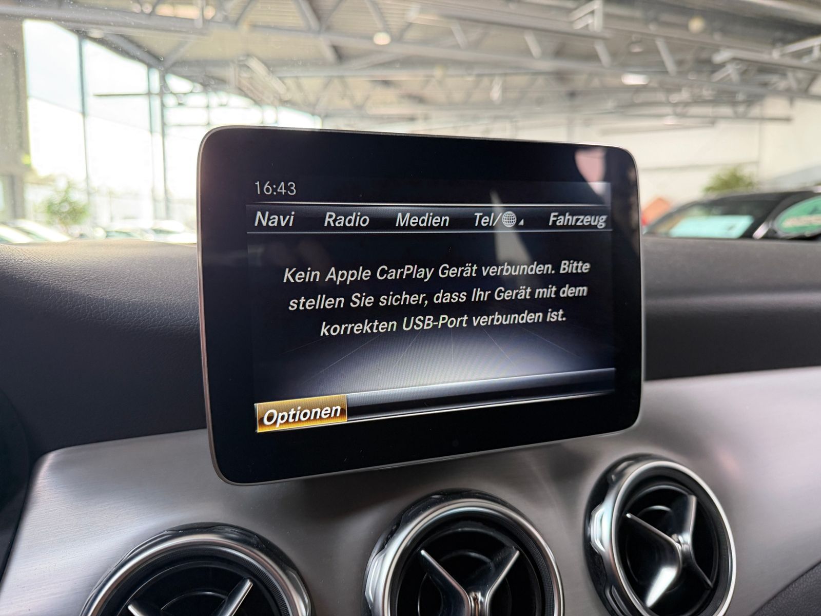 Fahrzeugabbildung Mercedes-Benz GLA 250 4Matic AMG-Line 360° LED SHZ NAVI