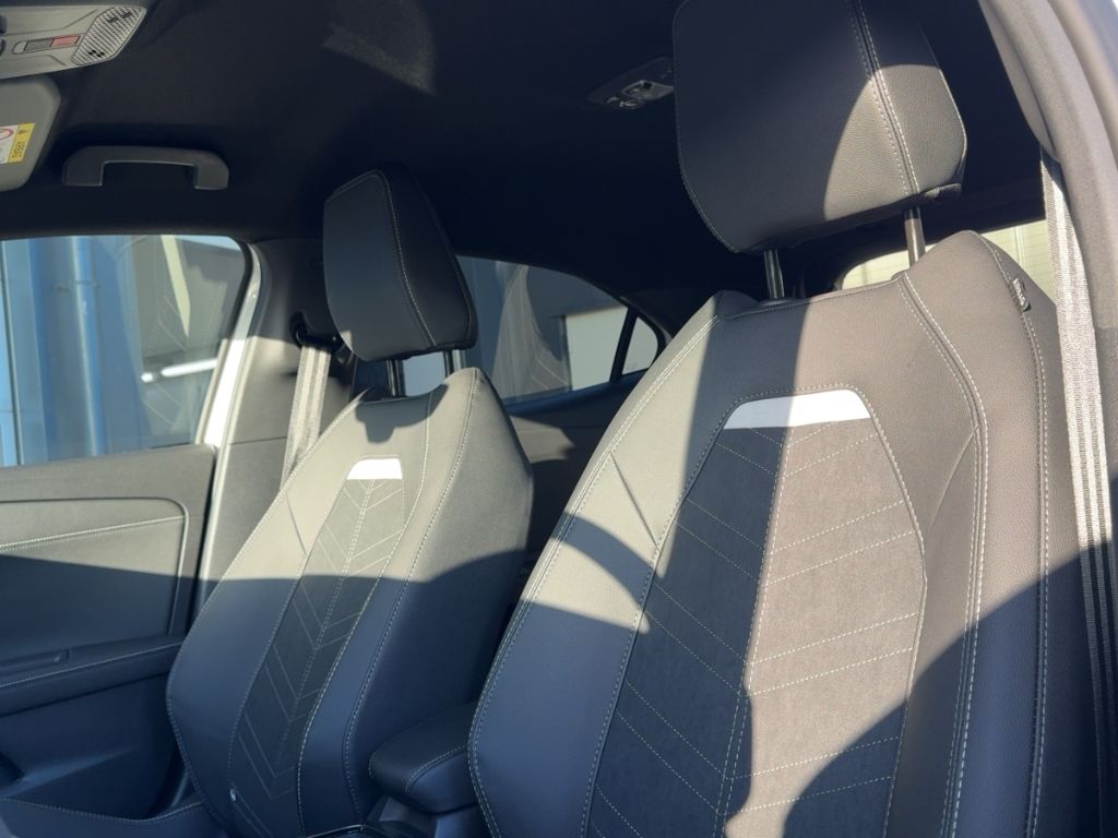 Fahrzeugabbildung Opel Mokka GS Tech Paket Allwetterreifen