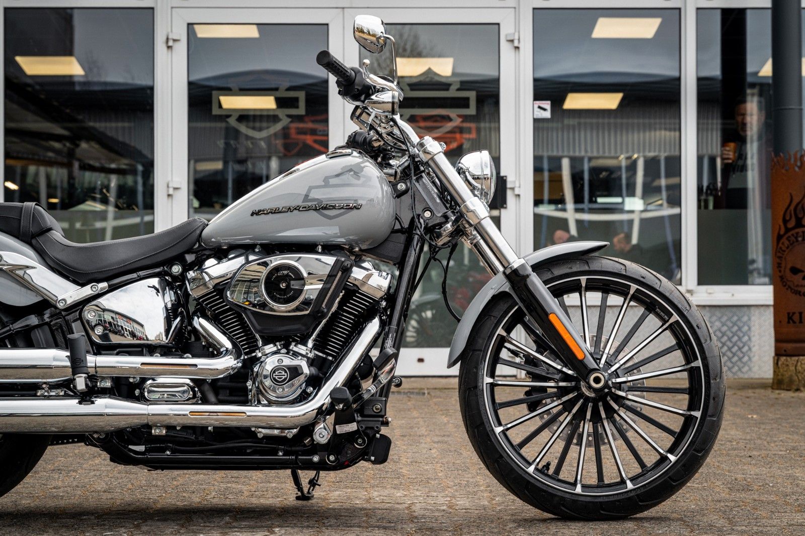 Fahrzeugabbildung Harley-Davidson BREAKOUT FXBR 117 ci - MY25 - Sofort Verfügbar