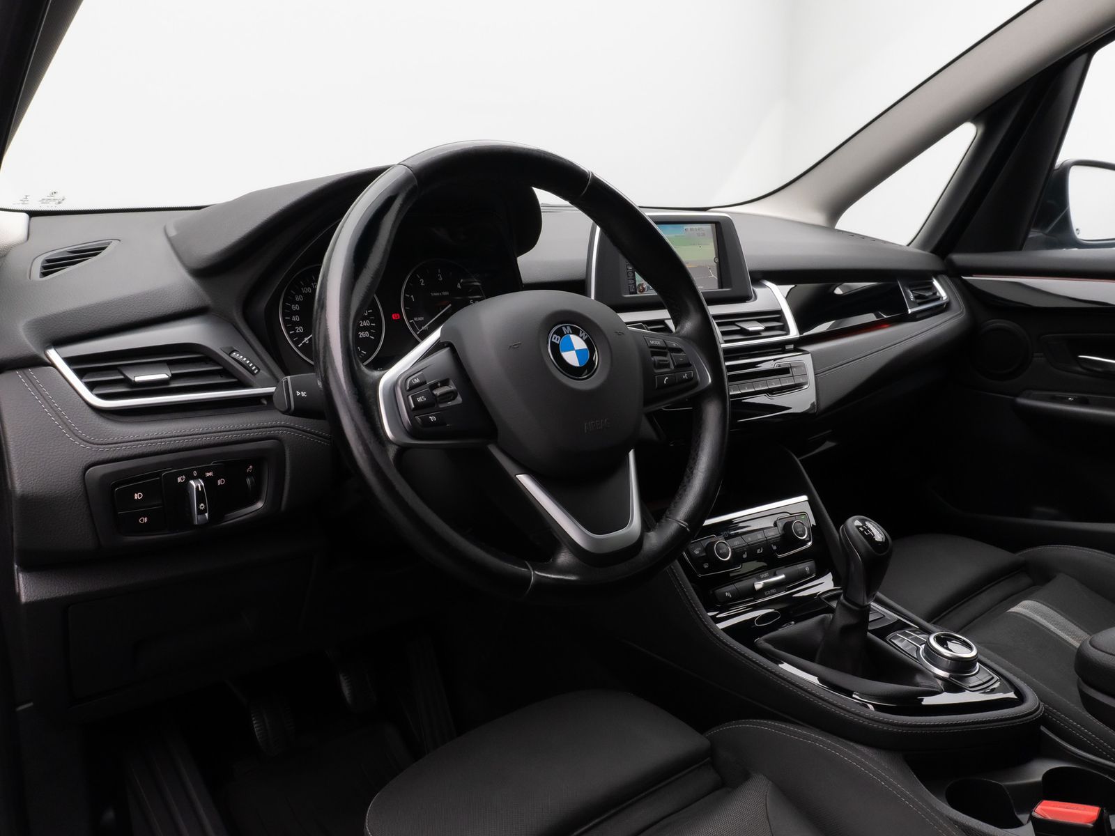 Fahrzeugabbildung BMW 218 Gran Tourer SportLine Parkassist Navi AHK