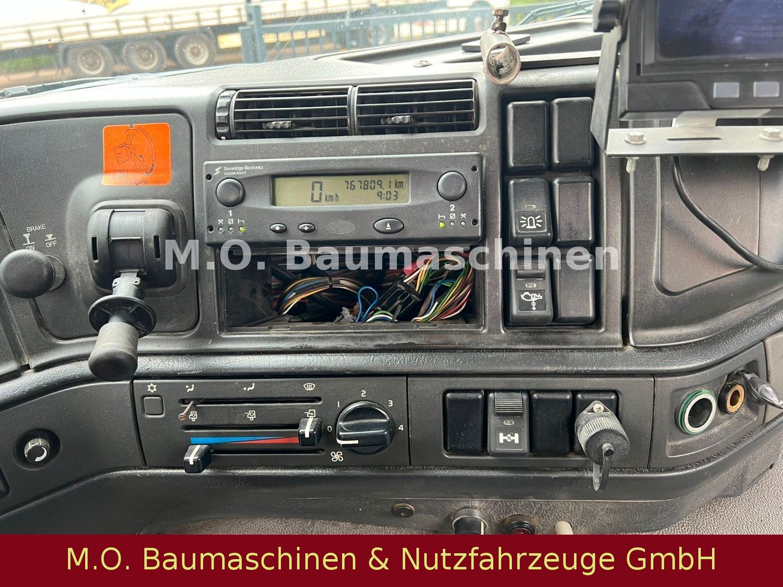 Fahrzeugabbildung Volvo FM 12-340 / Bordmatik / 6x4 /3. Seitenkipper/