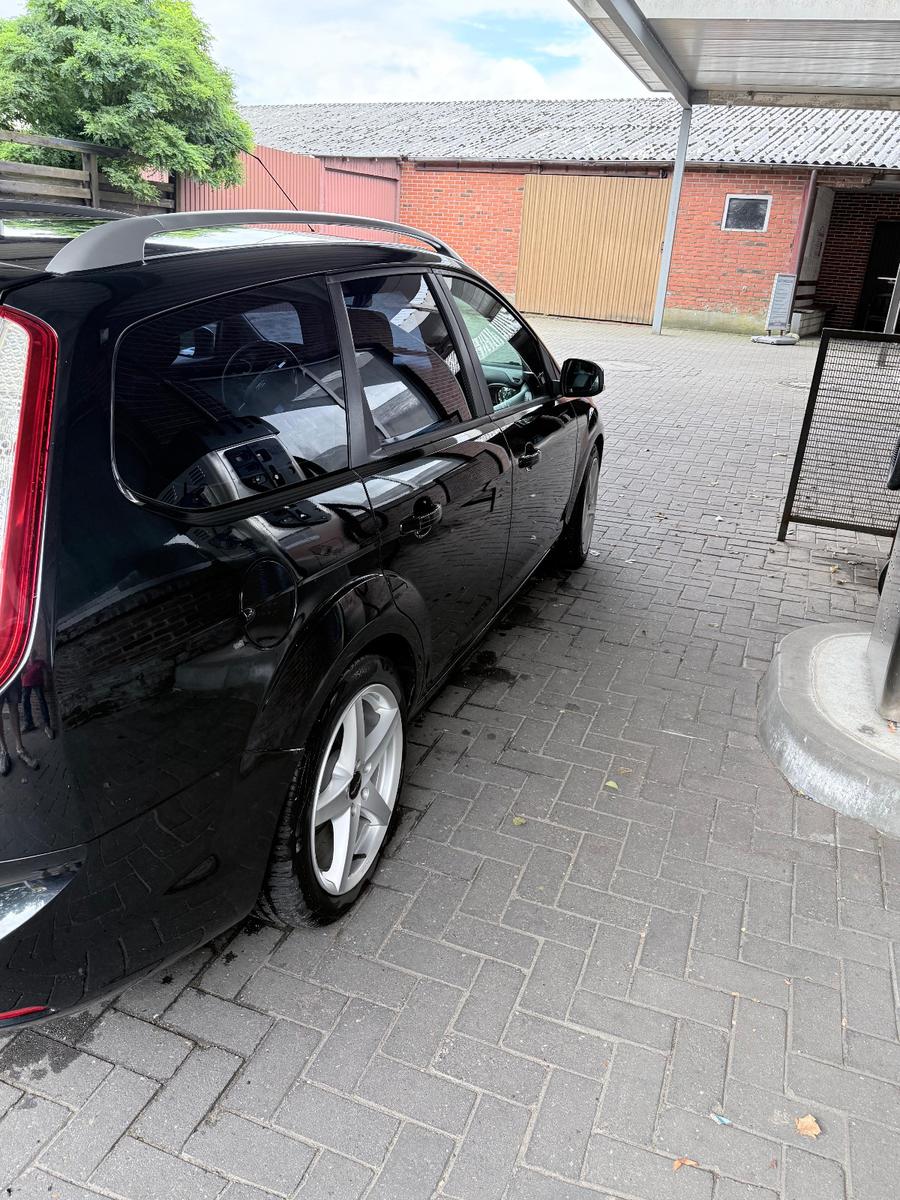 Ford Focus 2009 — photo 5
