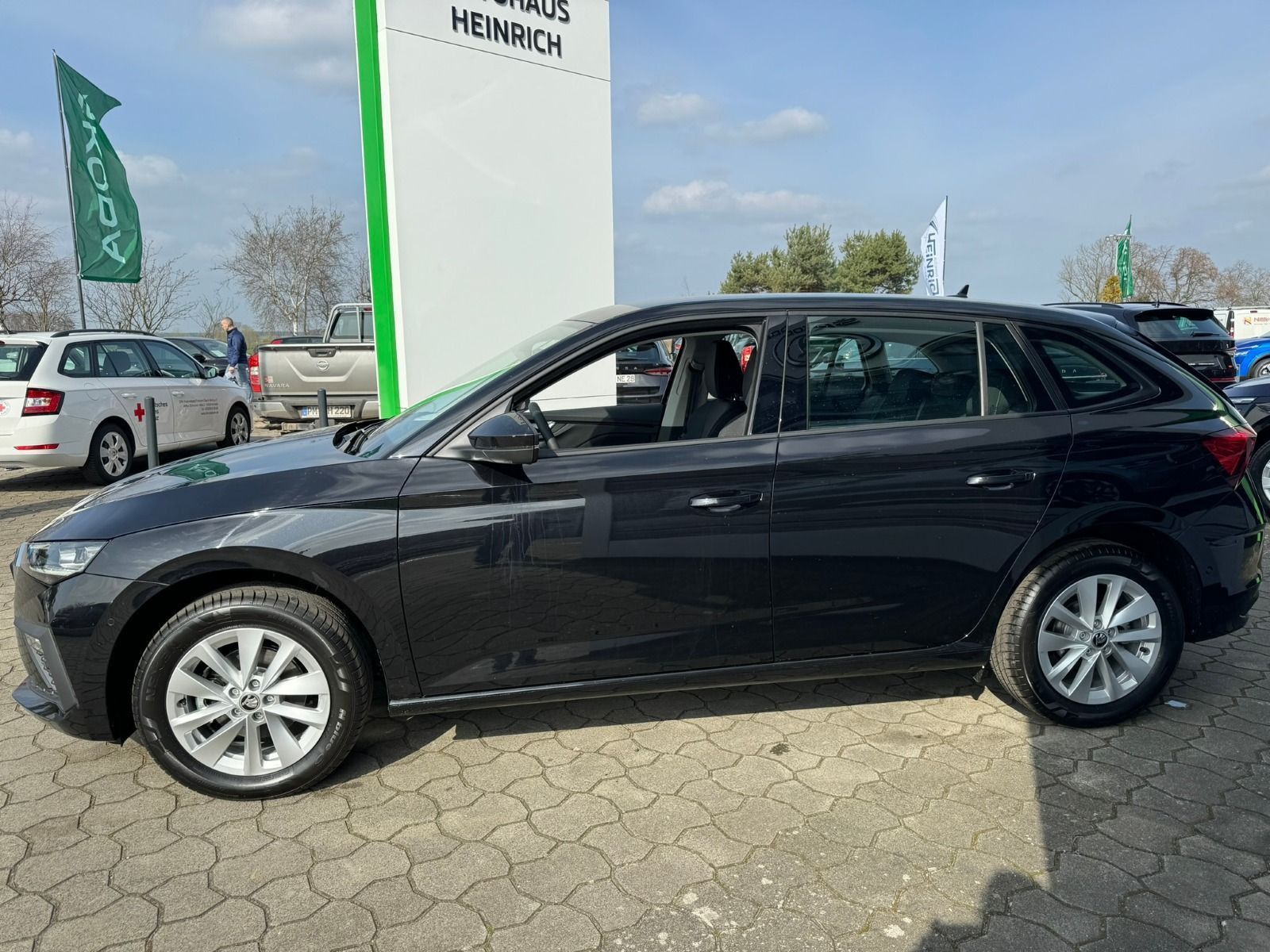 Fahrzeugabbildung SKODA Scala 115PS DSG*RFK*NAV*ACC*Matrix*SideAss*eHeck