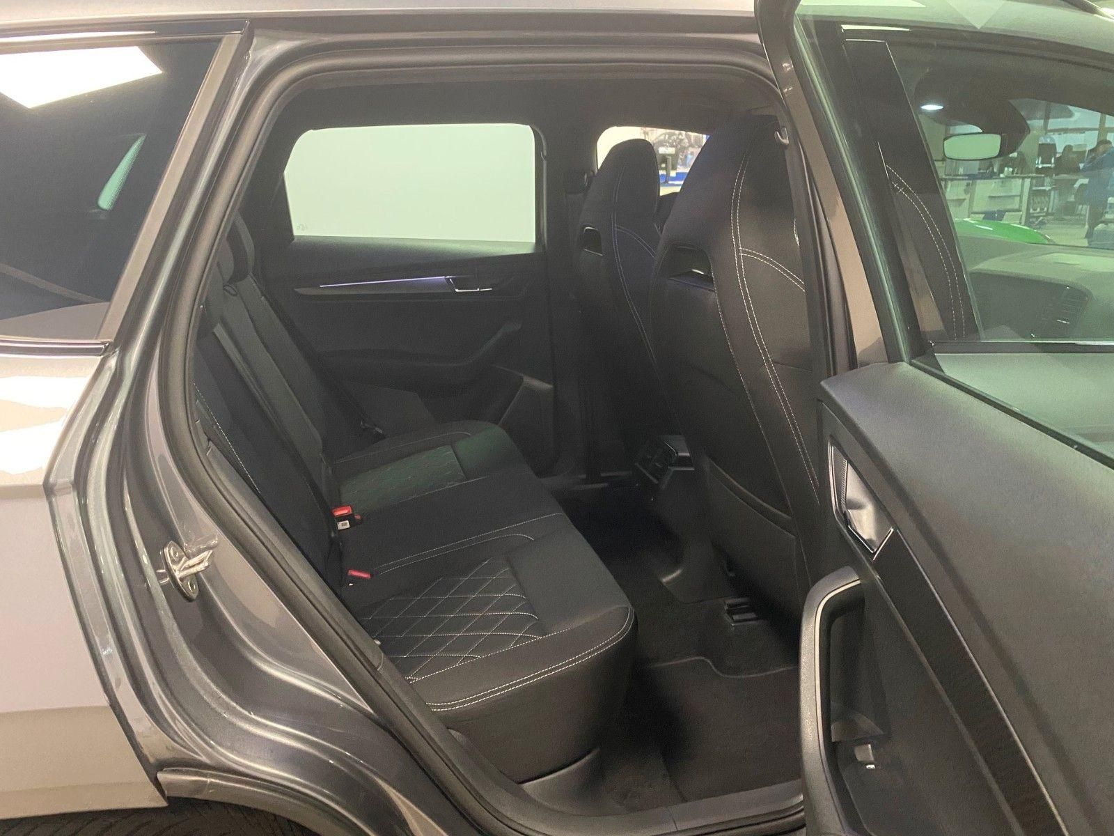Fahrzeugabbildung SKODA Karoq 1.5 TSI DSG Sportline+NAVI+MATRIX+ACC+18"+