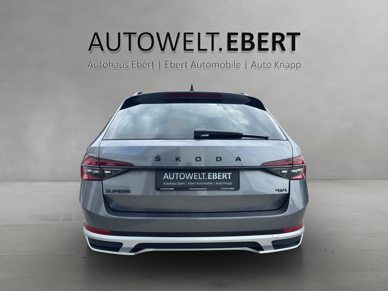 Fahrzeugabbildung SKODA Superb Combi 2.0 TSI Scout Final 4x4/AHK/PANO/