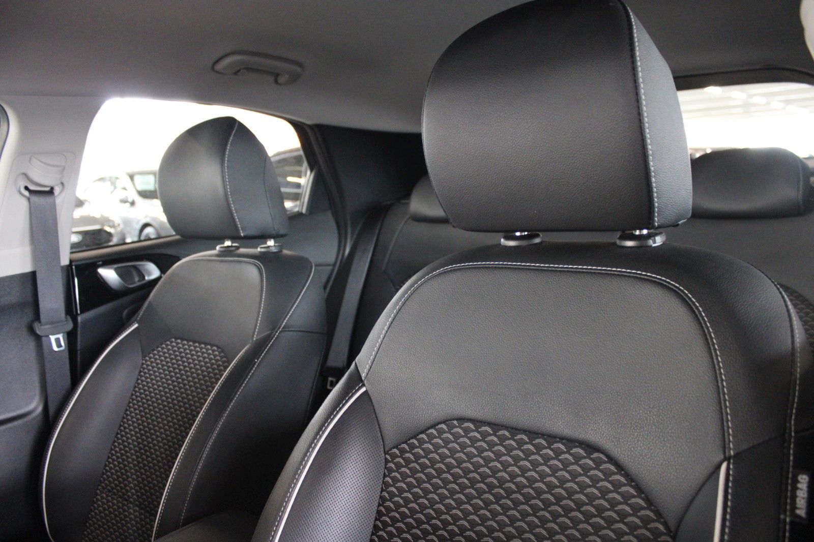 Fahrzeugabbildung Kia XCeed Vision Bi-LED NAVI SHZ LHZ Kamera ACC uvm.