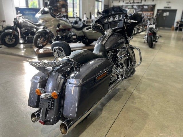 Fahrzeugabbildung Harley-Davidson FLHX Street Glide mit Kesstech