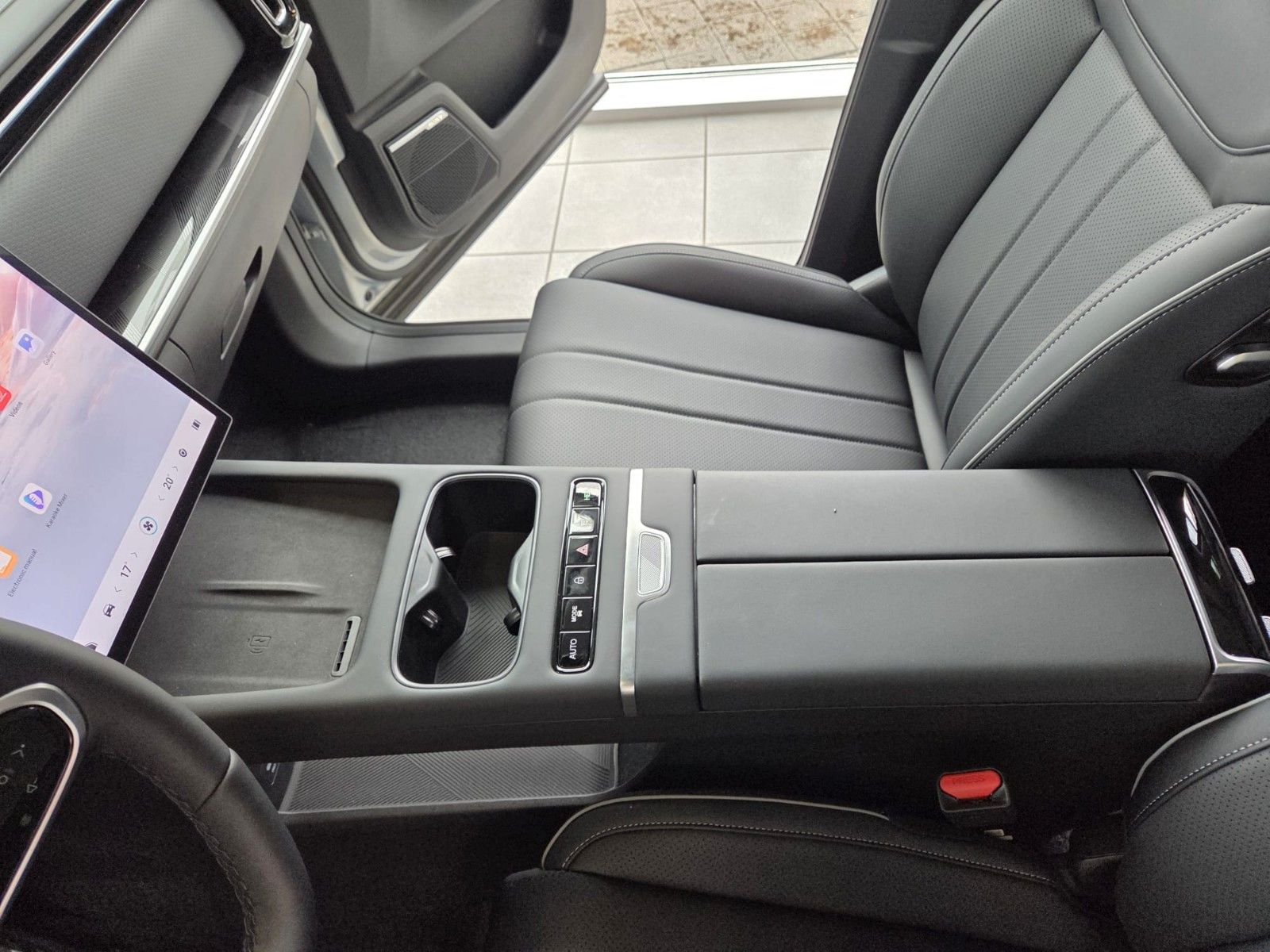 Fahrzeugabbildung JAECOO 7 1.5 TGDI PHEV 255 kW Exclusive/sofort