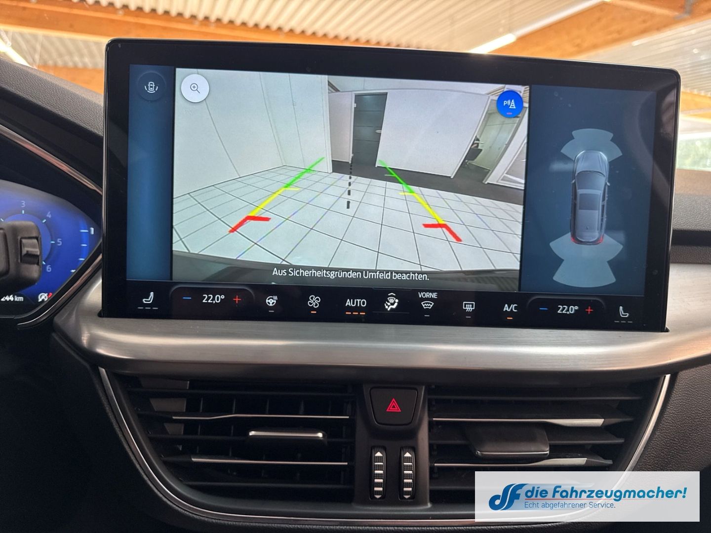 Fahrzeugabbildung Ford Focus Turnier Titanium X Sportpaket Navi Digital