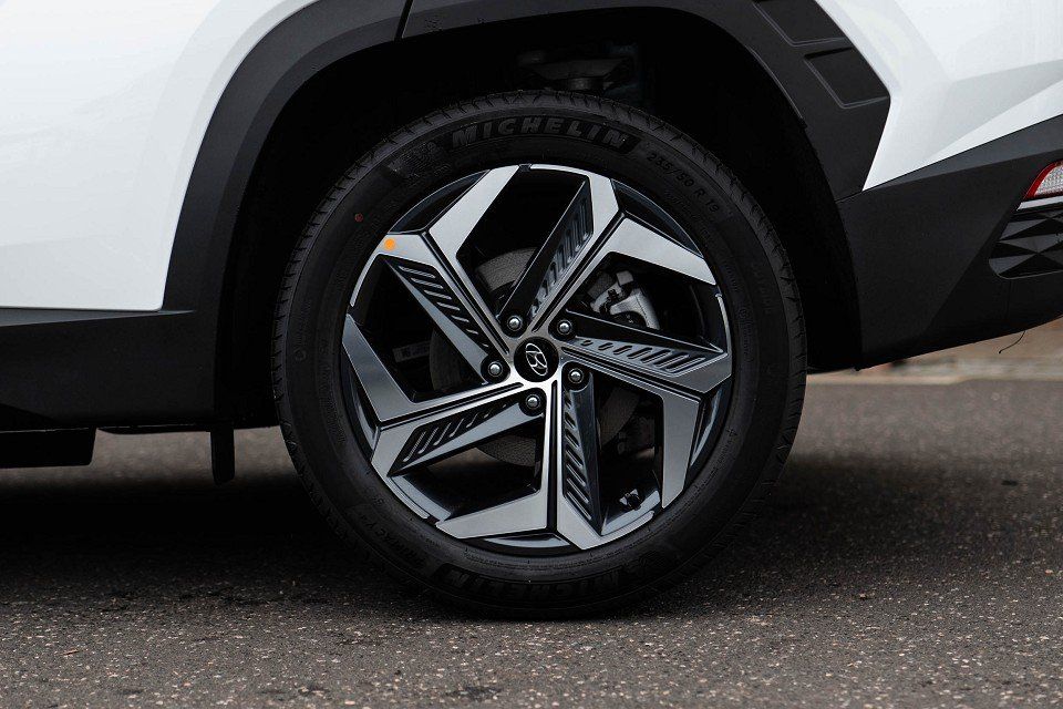 Fahrzeugabbildung Hyundai TUCSON Plug-in TREND elektr. Heckklappe