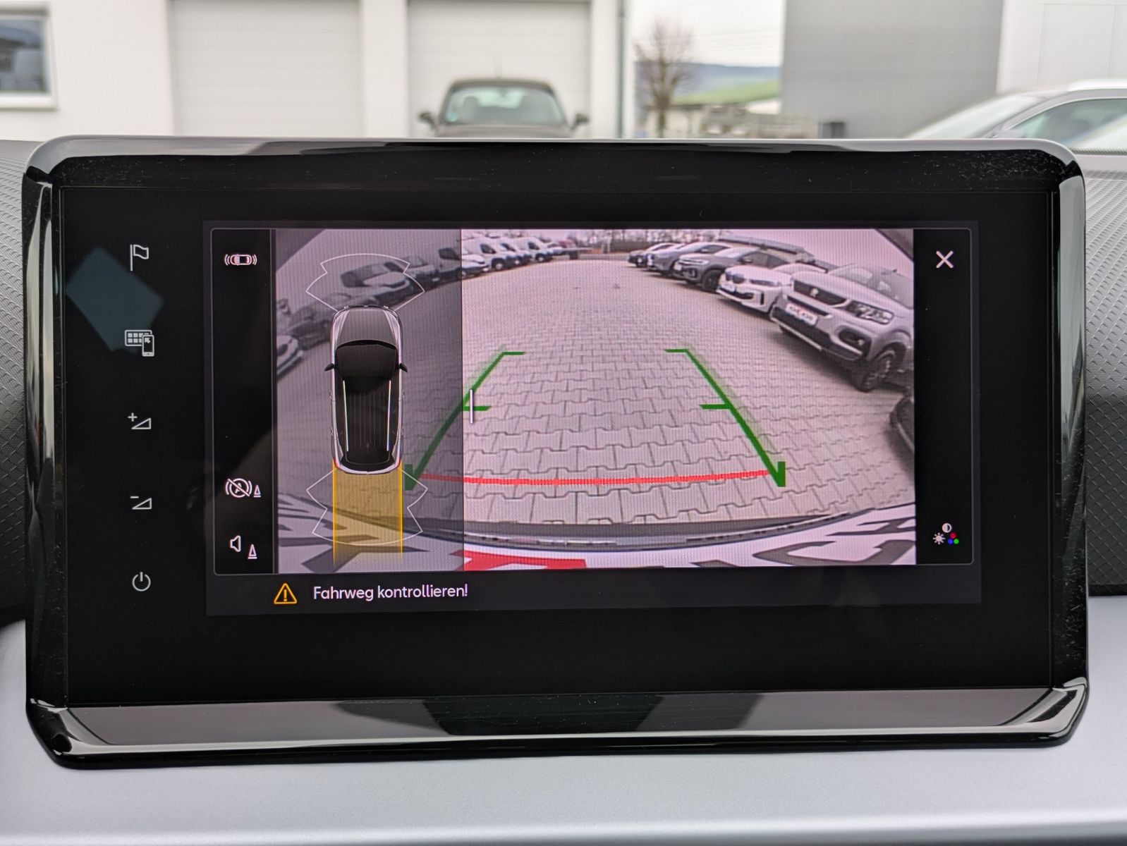Fahrzeugabbildung SEAT Arona 1.0 TSI FR DSG AHK*ACC*LED*APP*DAB*KAMERA