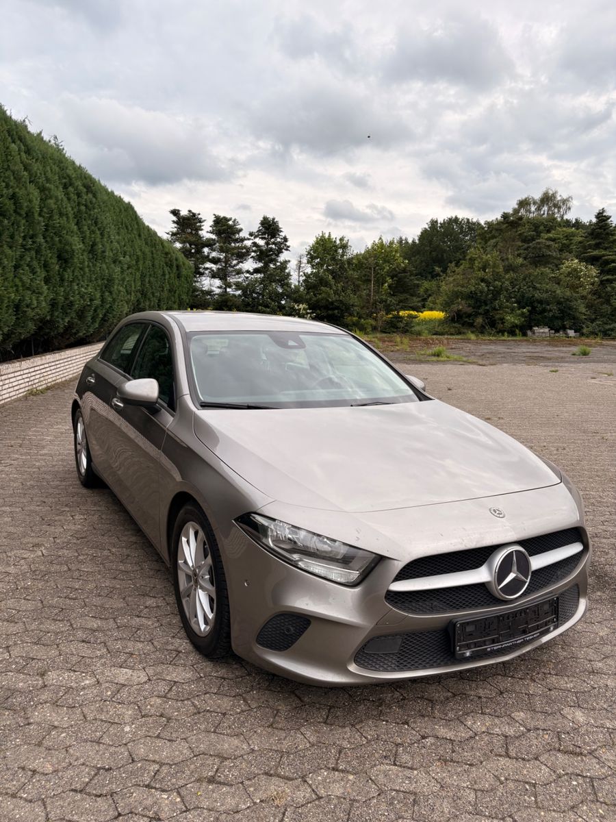 MERCEDES-BENZ Einwandfrei mit Garantie, Automatik,Apple CP,etc