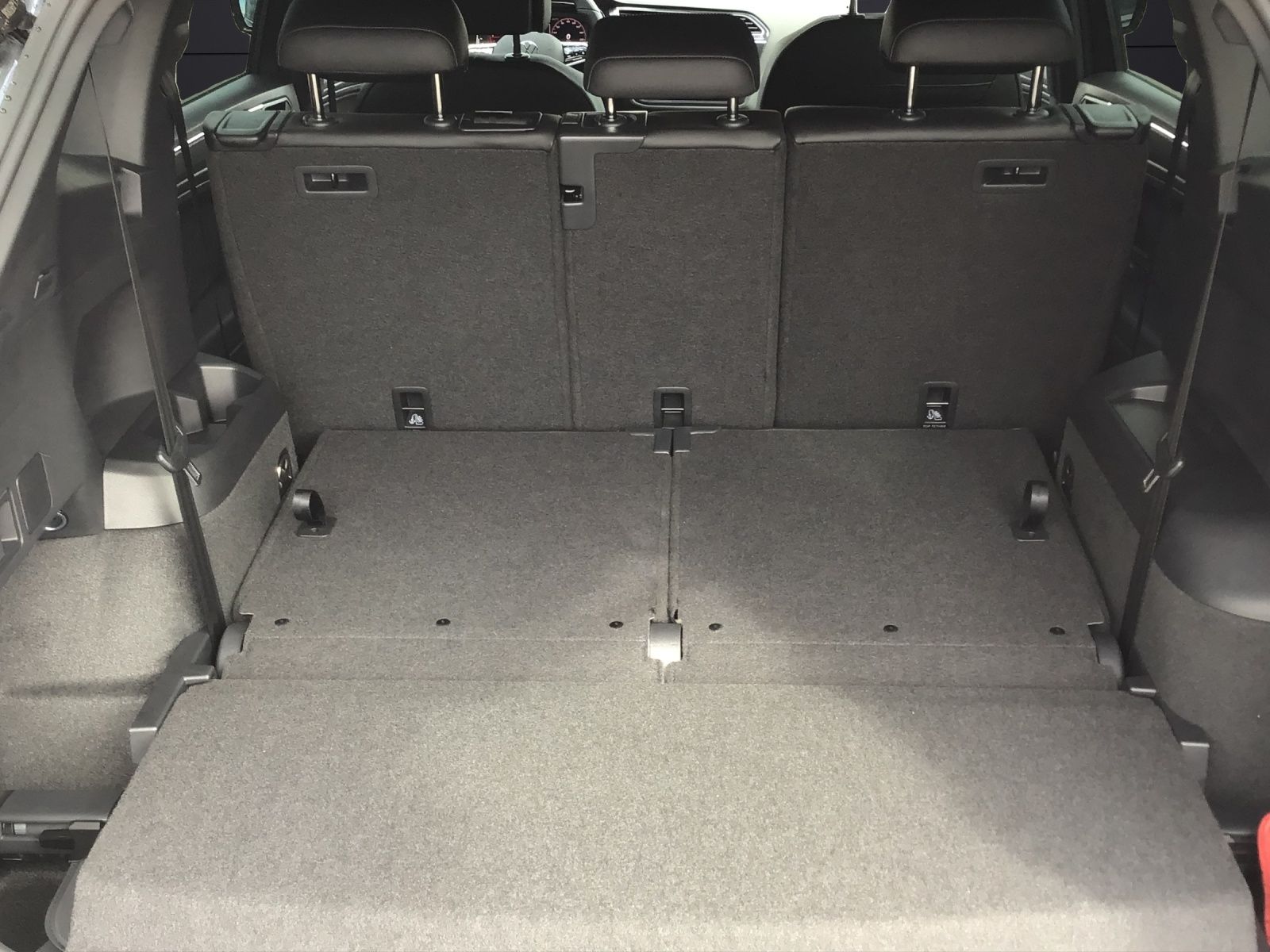 Fahrzeugabbildung Volkswagen Tiguan Allspace R-Line TDI 4M