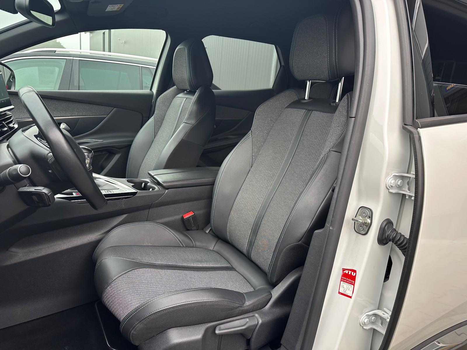 Peugeot 3008 PureTech 130 Allure Pack NAV+LED+KAM