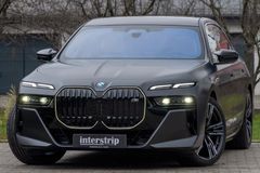 BMW M760 – 1 / 30
