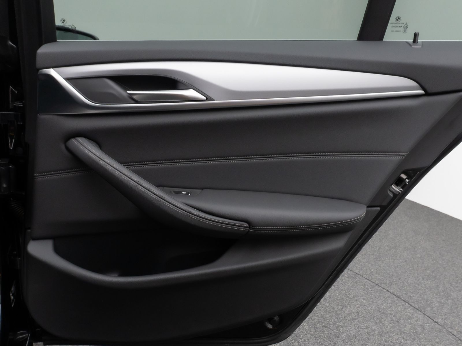 Fahrzeugabbildung BMW 530e Kamera DAB HiFi Leder 4xKlima Alarm 18Zoll