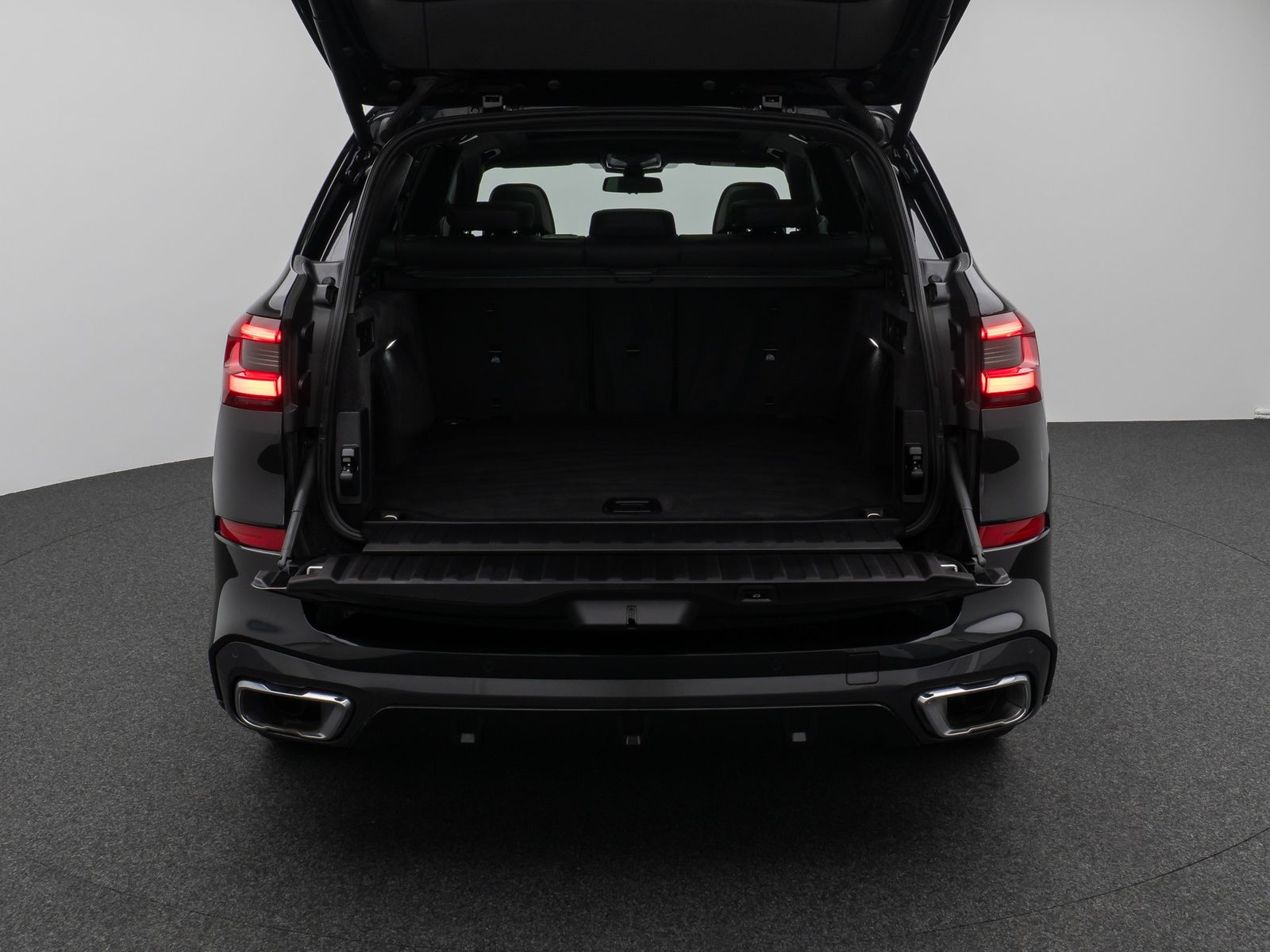 Fahrzeugabbildung BMW X5 xD30d M Sport Panorama Laser 360°HUD DAB H/K